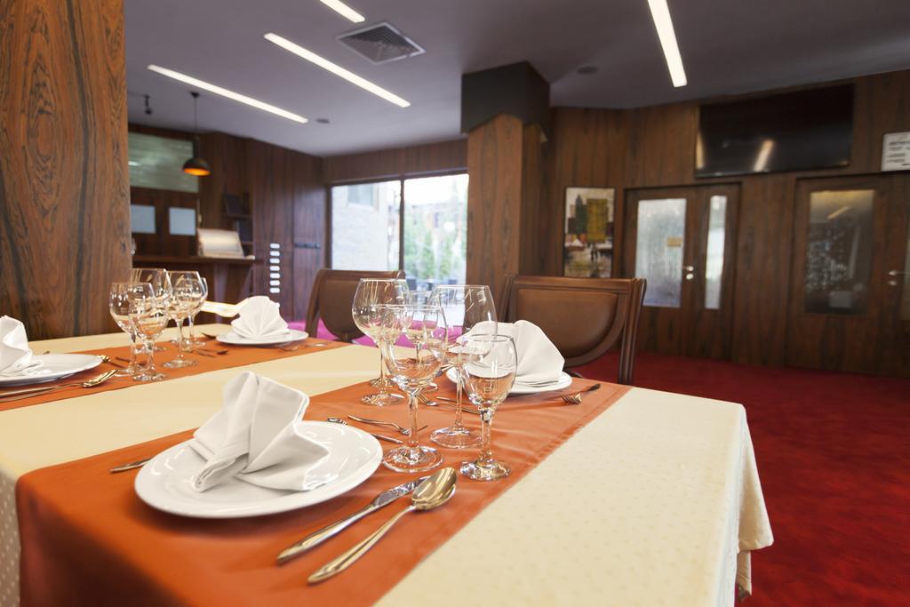 Hotel Afa Pristina Exterior photo